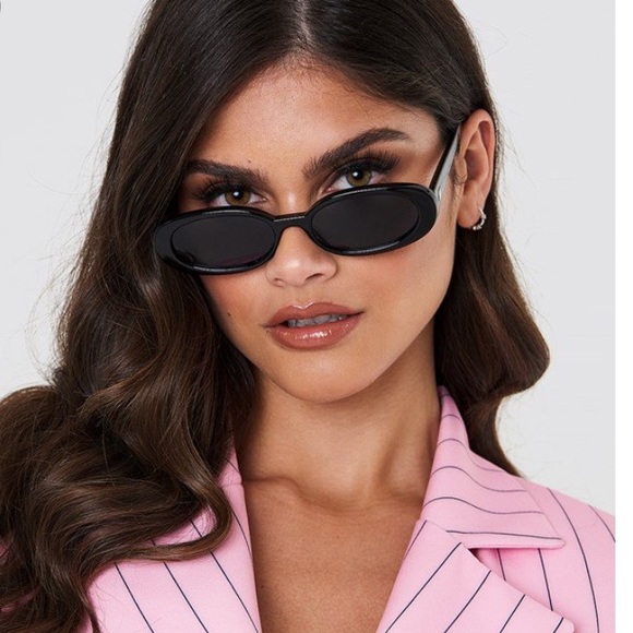 small black oval sunglasses